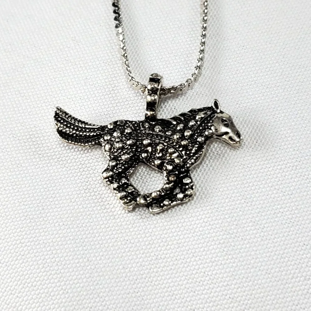 Silver-Tone Galloping Horse Pony Mustang Pendant Necklace Equestrian - Picture 10 of 11